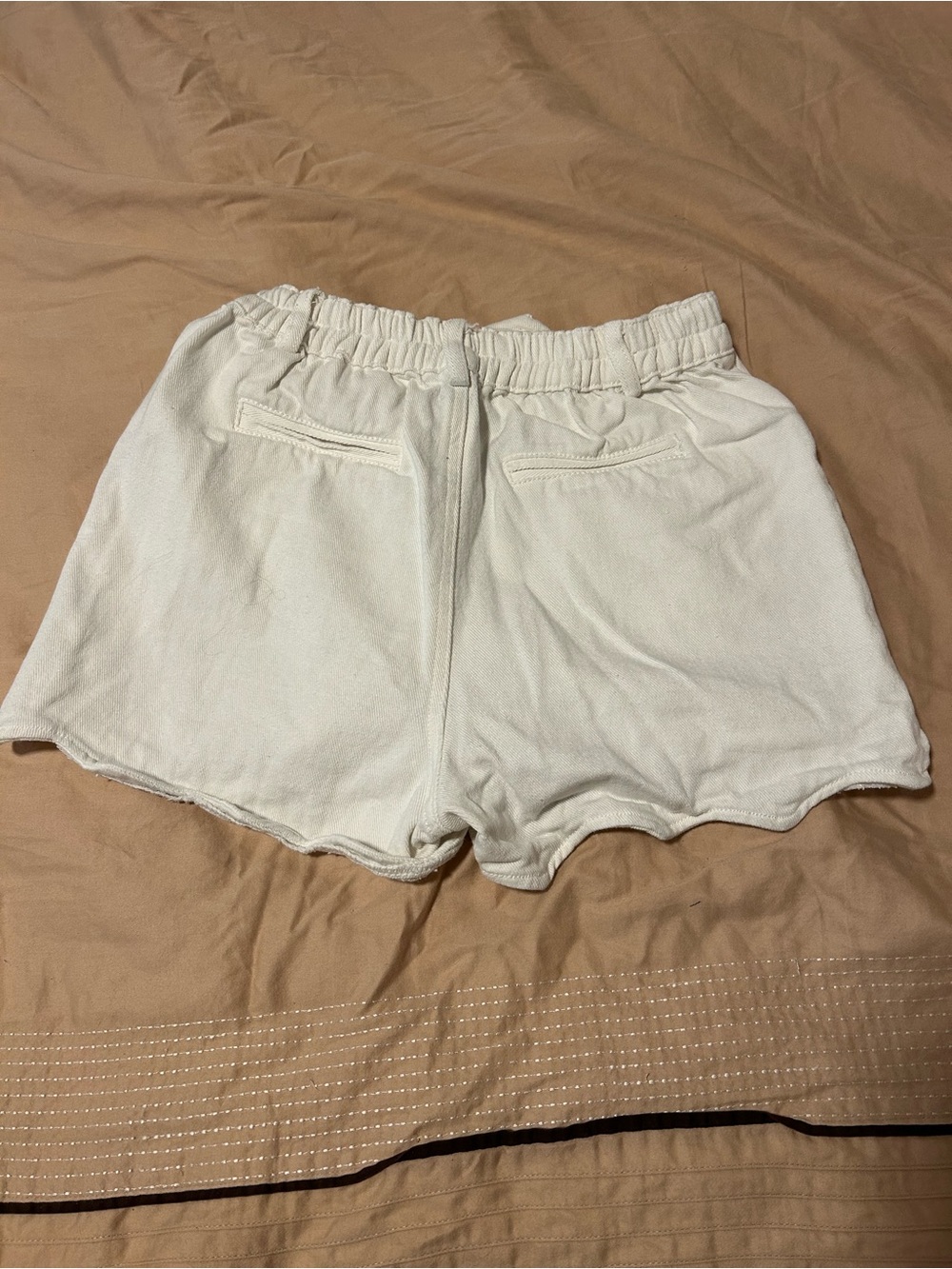 White Elastic-Waist High-Rise Shorts - Picture 2 of 4